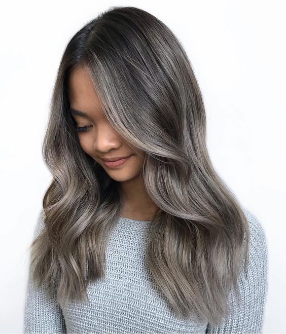Top10: az idei év egyik legtrendibb hajszín árnyalata a hamuszürke - DIVAT&STÍLUS - Stílusiskola - 