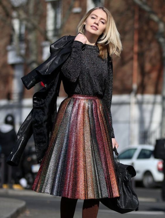 Stílusiskola: így lehetsz csinos télen pliszírozott szoknyában - DIVAT&STÍLUS - Stílusiskola - divat, január, outfit, szoknya, tél, 