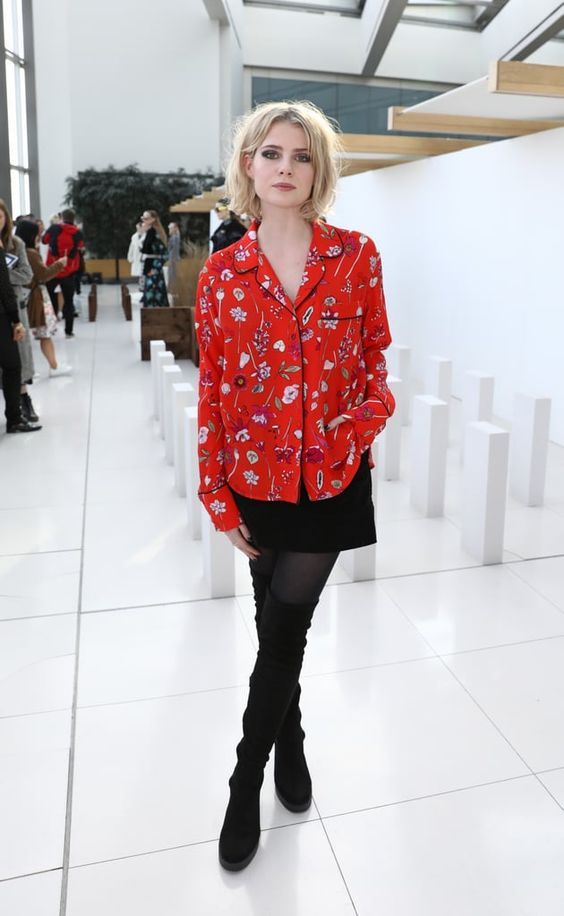 Stílusiskola: outfit ötletek Lucy Boynton-tól - DIVAT&STÍLUS - Stílusiskola - divat, lucy boynton, stílus, színésznő, 