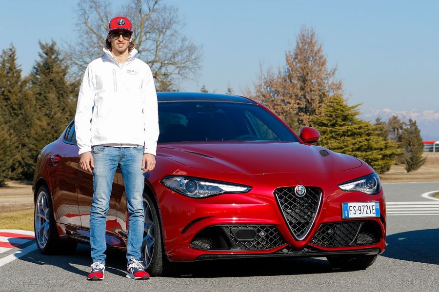 Kimi Räikkönen és Antonio Giovinazzi az Alfa Romeo világával ismerkedett - STYLENEWS - Aktuális - alfa romeo, antonio giovinazzi, kimi raikkönen, 