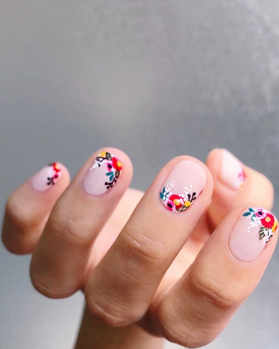 Top15: hangolódj a tavaszra virágba borult körmökkel - SZÉPSÉG -  - köröm, manikűr, tavasz, virág, virágos, 