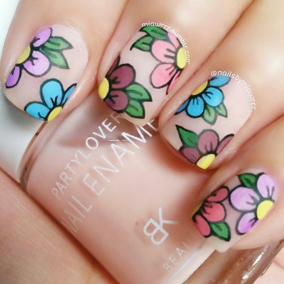 Top15: hangolódj a tavaszra virágba borult körmökkel - SZÉPSÉG -  - 