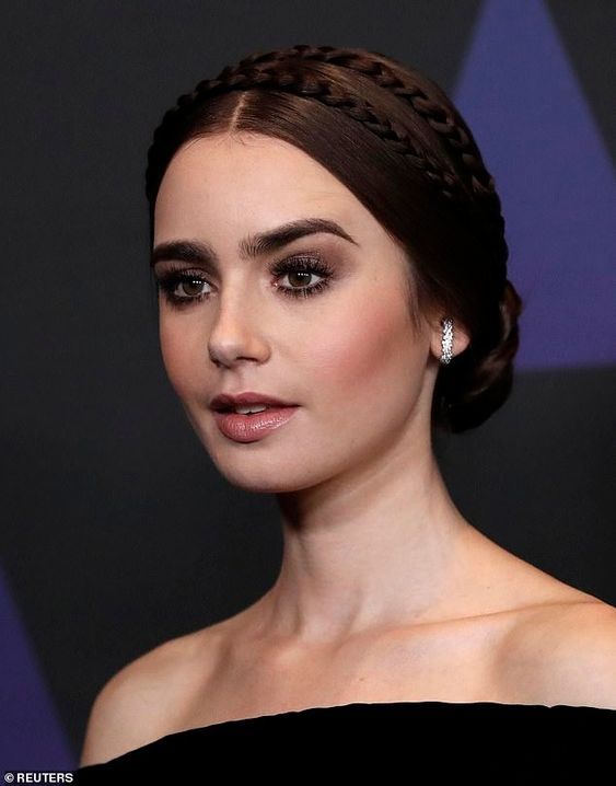 Top10: frizura ötletek Lily Collins-tól - SZÉPSÉG - Hajápolás  - 