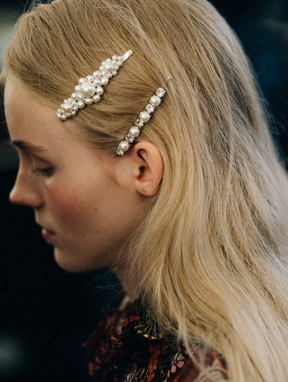 Tavaszi trend tipp: kiegészítők, amikkel divatos lehet a frizurád - SZÉPSÉG - Hajápolás  - frizura, hajcsat, kiegészítő, stílus, 