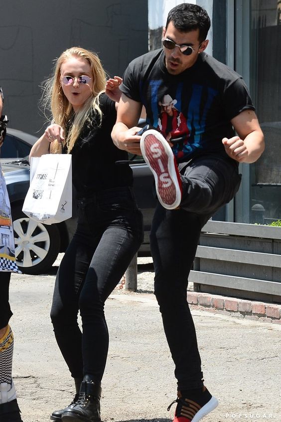 Joe Jones és Sophie Turner - A celebvilág kedvenc párja - DIVAT&STÍLUS - Celebrity - celebek, joe jonas, sophie turner, sztárok, 