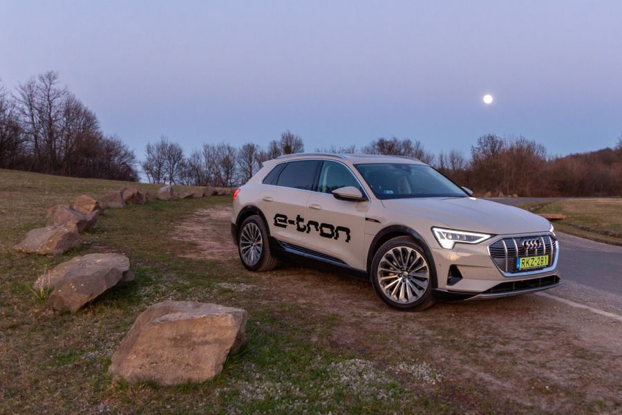 Kipróbáltuk a világ legjobb elektromos autóját, az Audi e-tront - STYLENEWS - Aktuális - audi, audi e-tron, autó, bemutató, teszt, 