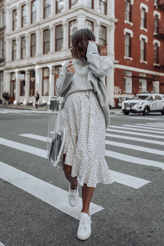 Stílusikola: így viselj nőies szetteket sportcipővel - DIVAT&STÍLUS - Stílusiskola - csinos, divat, outfit, sportcipő, stílus, 