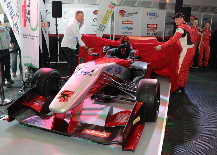 Új versenyzőkkel, új autóval indul 2019-ben a Gender Racing! - STYLENEWS - Aktuális - autó, formula, gender, gender racing, grt, verseny, 