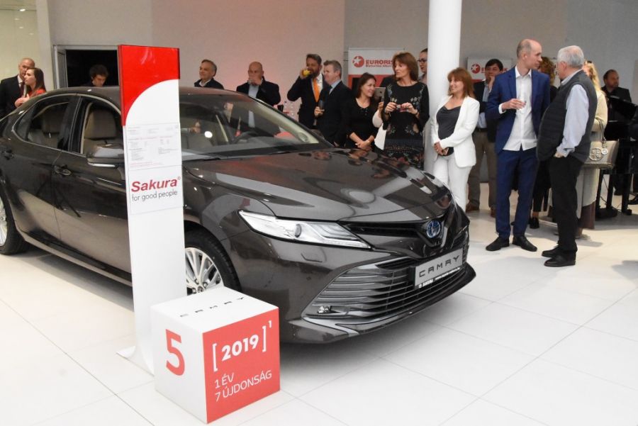 Az elmúlt tíz évben nem történt ilyen: Új Toyota szalon nyílt Budapesten - Mobility -  - autó, toyota, toyota sakura, 