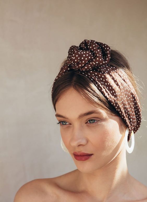 10 tipp: így viseld a hajadban a tavaszi-nyári szezon legnagyobb trendjét - DIVAT&STÍLUS -  - divat, haj, hajpánt, nyár, tavasz, 