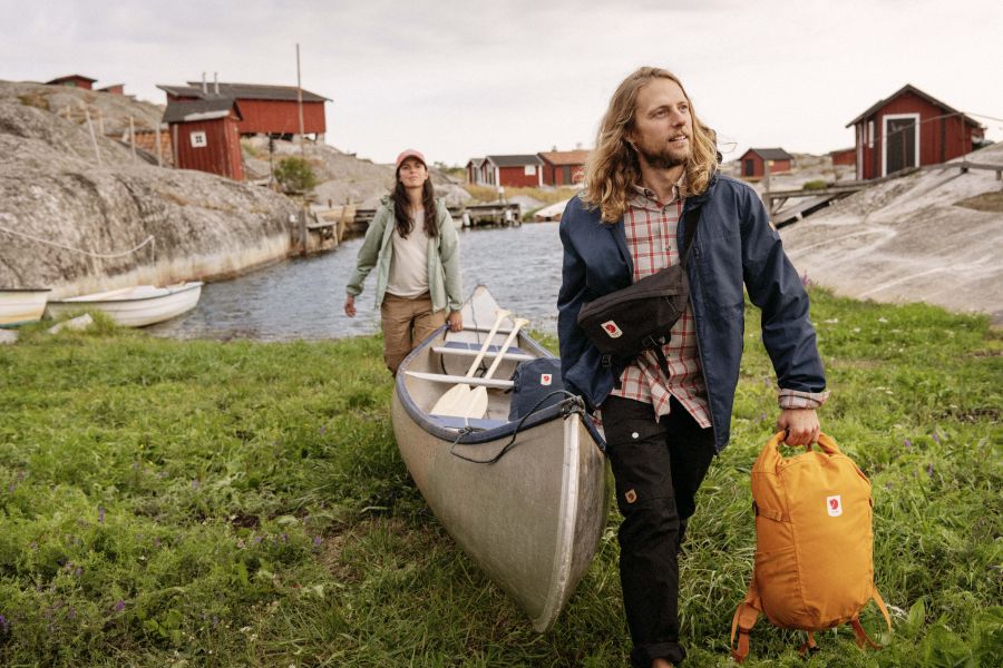 Újra hódít a 90-es évek divatja: ismét a kedvencek között az övtáska - DIVAT&STÍLUS - Hírek  - divat, övtáska, stílus, trend, 