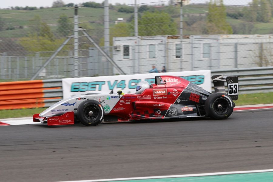 Újra a vörös bikán - STYLENEWS - Aktuális - autóverseny, formula, gender racing team, grt, verseny, 