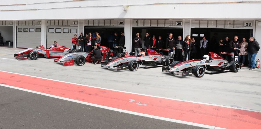 Újra a vörös bikán - STYLENEWS - Aktuális - autóverseny, formula, gender racing team, grt, verseny, 