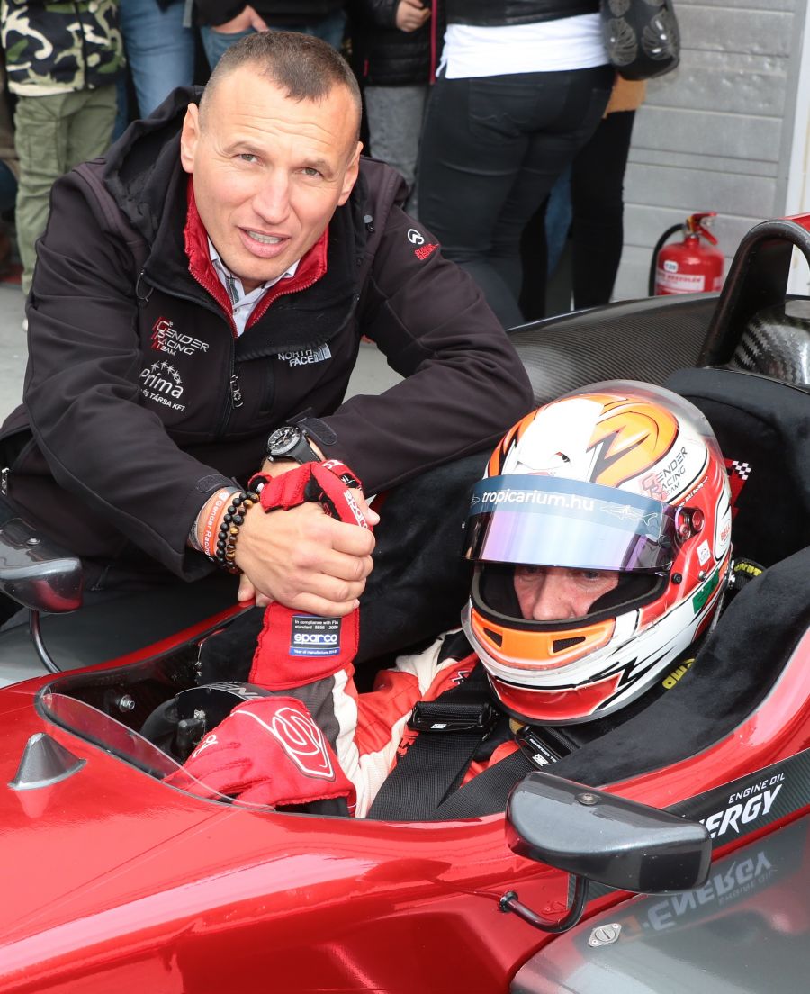 Újra a vörös bikán - STYLENEWS - Aktuális - autóverseny, formula, gender racing team, grt, verseny, 