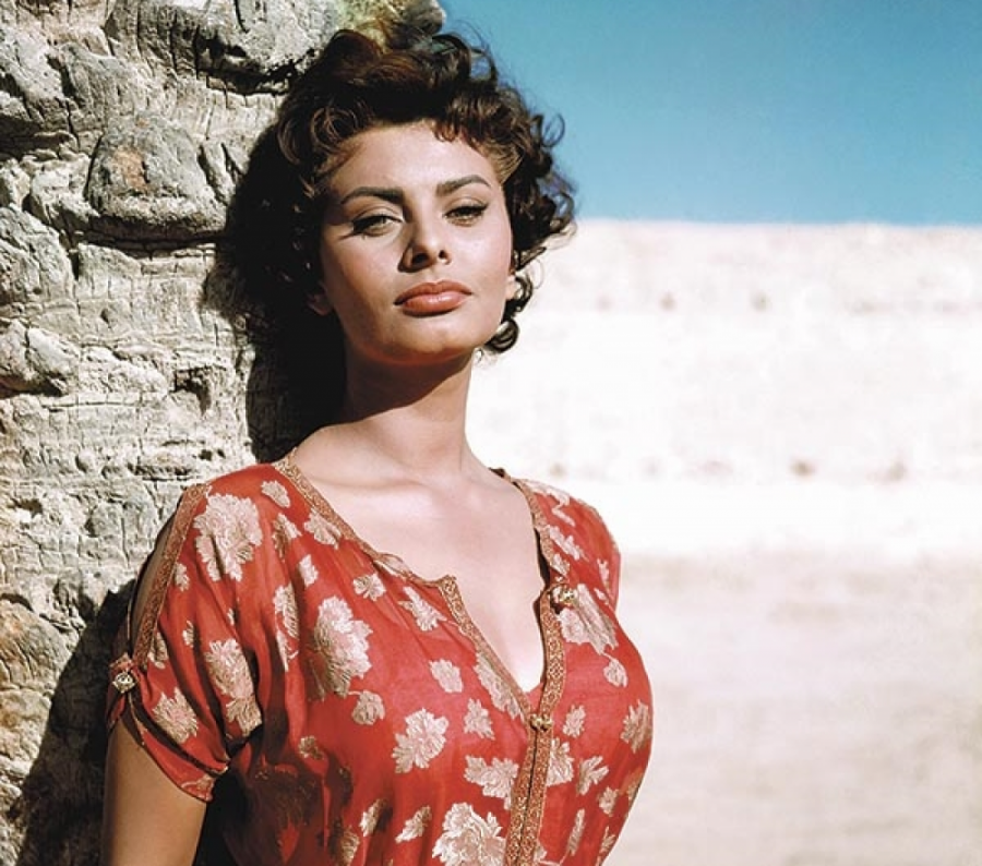 'A szépség annyin múlik, hogy mennyire van valaki kibékülve önmagával.' Idézetek Sophia Lorentől - STYLENEWS - Kultúr-kitérő - idézetek, sophia loren, szépség, 