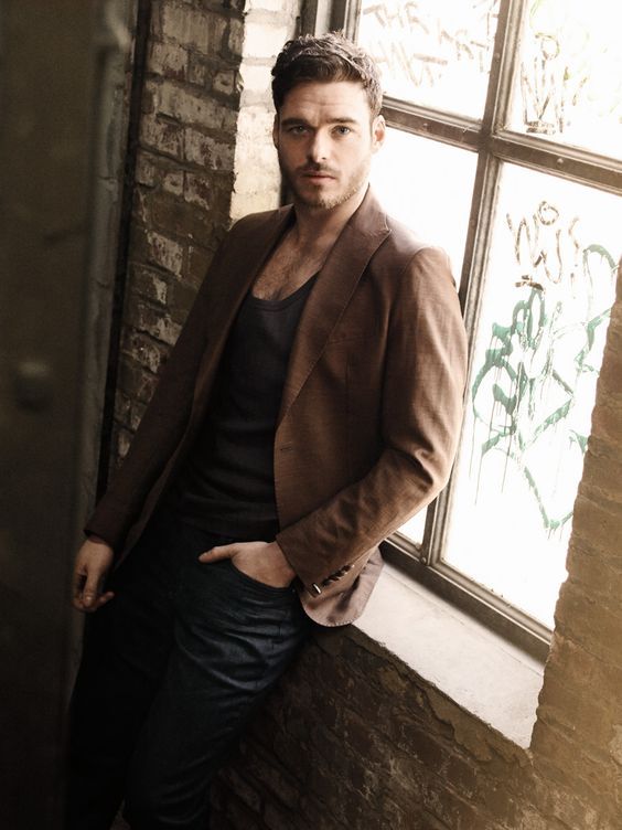 10 kép, ami bizonyítja, hogy Richard Madden napjaink egyik legszexibb férfija - STYLENEWS - Aktuális - richard madden, trónok harca, 