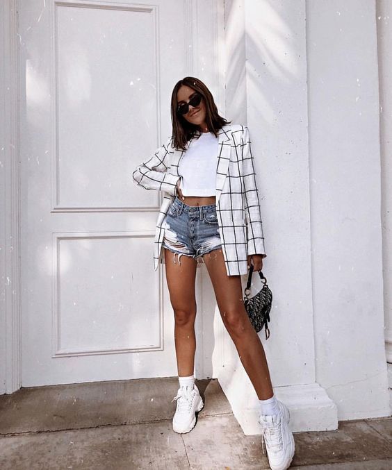 Stílusiskola: így viselj nyáron farmer shortokat - DIVAT&STÍLUS - Stílusiskola - divat, farmer, farmer short, stílus, 