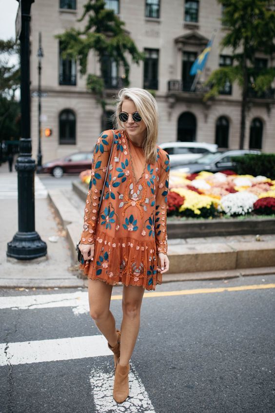 Stílusiskola: így viselj laza virágos ruhákat - DIVAT&STÍLUS - Stílusiskola - divat, minta, nyár, outfit, virág, virágos ruha, 