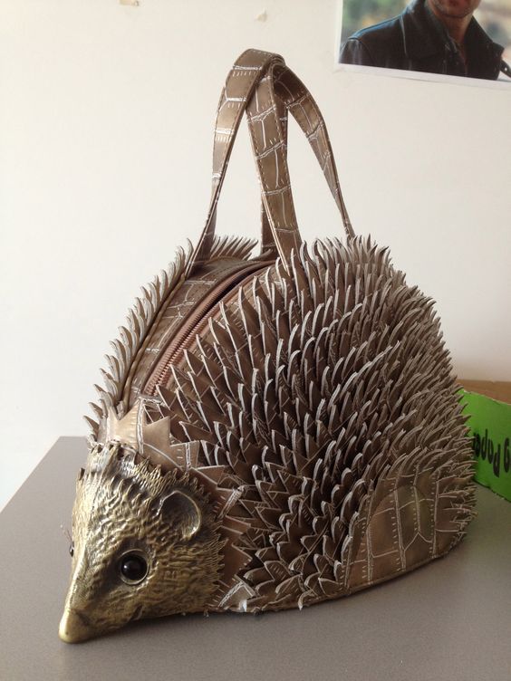 Stílusiskola: elő a meghökkentő táskákkal! - DIVAT&STÍLUS - Stílusiskola - divat, furcsa, szex és new york, táska, 