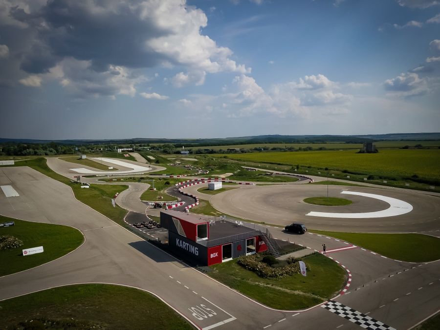 Az ország legmenőbb gokart pályája - Új pályacsúcs a drivingcampen - STYLENEWS - Aktuális - drivingcamp, gender racing team, gokart, rónai tamás, 