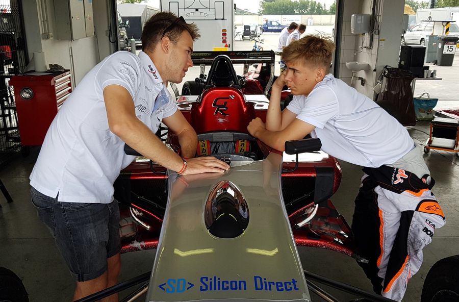 Teszt a lelke mindennek! - STYLENEWS - Aktuális - formula renault, gender racing, grt, 