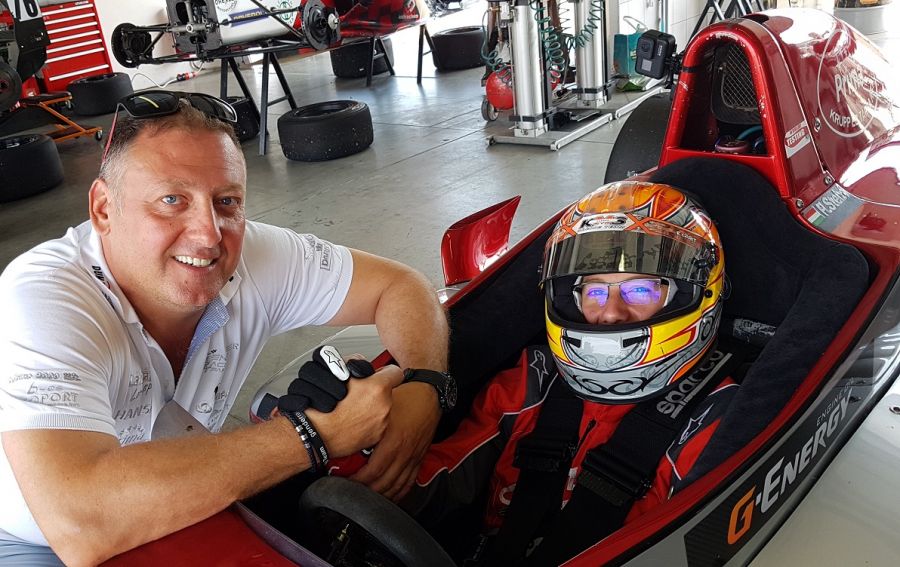 Teszt a lelke mindennek! - STYLENEWS - Aktuális - formula renault, gender racing, grt, 