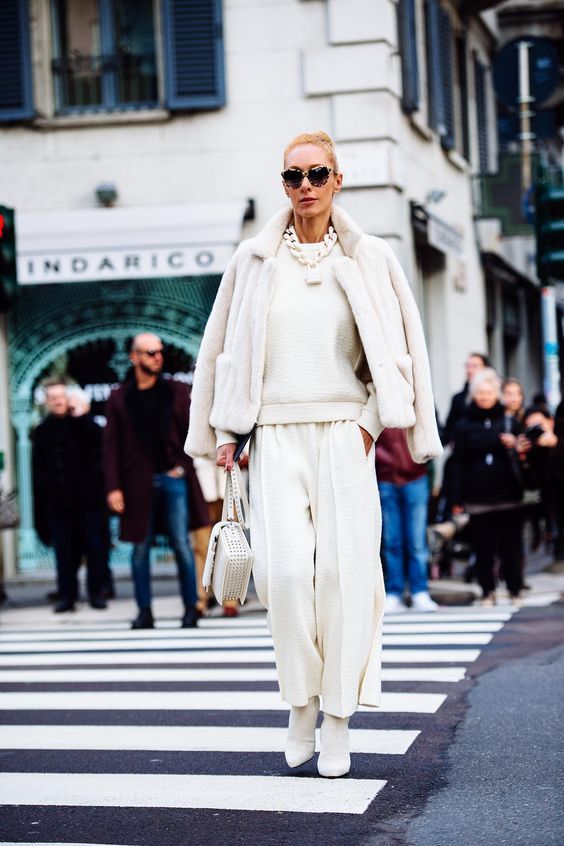 Stílusiskola: így tündökölj tetőtől talpig fehérben - DIVAT&STÍLUS - Stílusiskola - divat, fehér, outfit, ősz, 