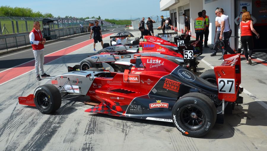 Megvan az idei első bajnoki cím! - STYLENEWS - Mobility - formula renault, gender racing team, grt, 