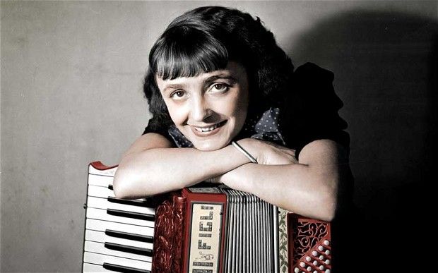 'Az egyetlen boldogság az életben szeretni és szeretve lenni.' Idézetek az aranytorkú Édith Piaftól - STYLENEWS - Kultúr-kitérő - édith piaf, idézetek, idézetek szerelem, kultúra, 