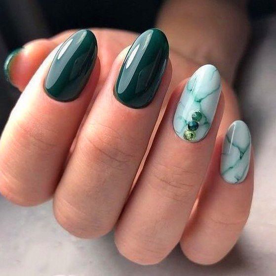 Top10: smaragdzöld manikűr ötletek őszre - SZÉPSÉG -  - köröm, manikűr, smaragdzöld, zöld, 