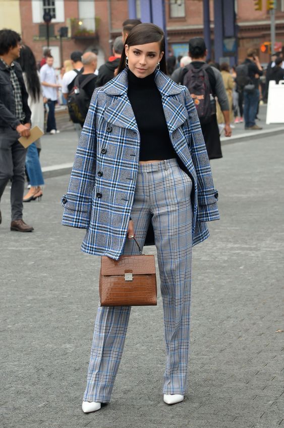 Stílusiskola: outfit ötletek Sofia Carsontól - DIVAT&STÍLUS - Stílusiskola - divat, outfit, sofia carson, stílus, színésznő, 