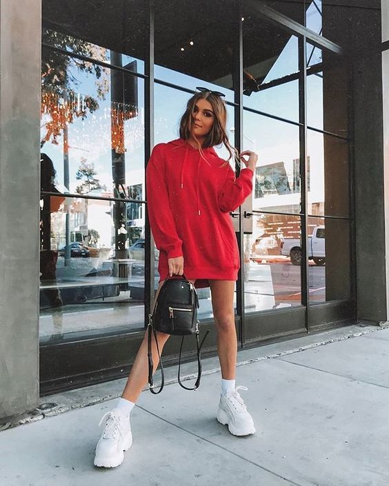 Stílusiskola: így viselj pulcsiruhákat - DIVAT&STÍLUS - Stílusiskola - divat, outfit, pulcsiruha, stílus, 