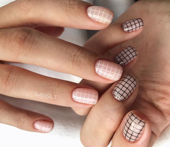 Top10: visszafogott mintás manikűr ötletek az őszi szezonra - SZÉPSÉG -  - köröm, manikűr, minta, mintás köröm, ősz, 