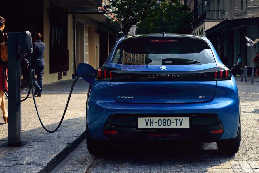 A vártnál nagyobb a kereslet az elektromos Peugeot 208-ra - Mobility -  - 208, peugeot, 