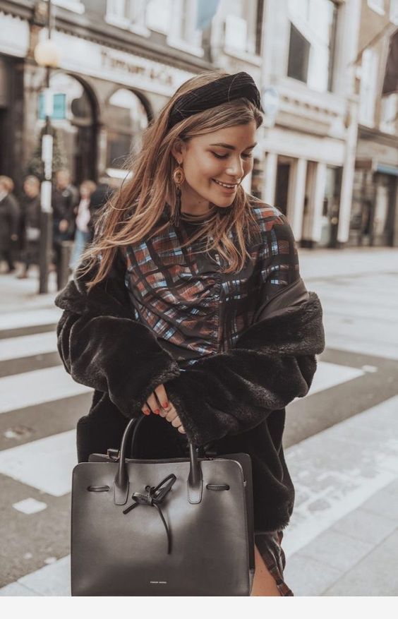 Stílusiskola: így viseld a szezon kedvenceit, a hajráfokat - DIVAT&STÍLUS - Stílusiskola - divat, hajráf, stílus, 