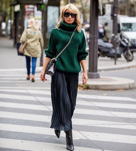Stílusiskola: így viselj pliszírozott szoknyát kötött pulcsival - DIVAT&STÍLUS - Stílusiskola - divat, kötött pulcsi, outfit, ősz, pliszírozott szoknya, stílus, 