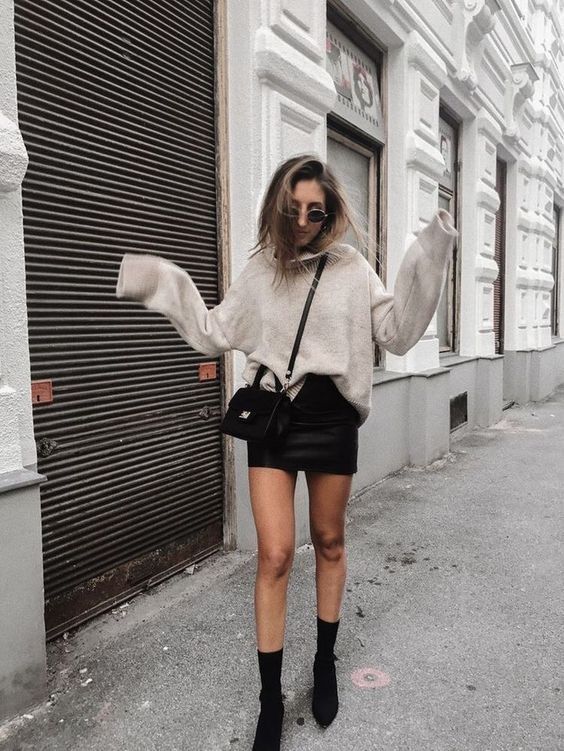 Stílusiskola: így viselj fekete miniszoknyákat - DIVAT&STÍLUS - Stílusiskola - divat, fekete szoknya, outfit, ősz, stílus, 