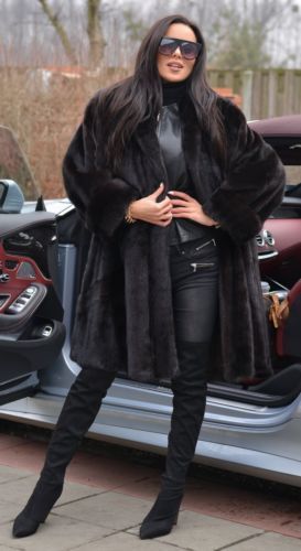 Sílusiskola: Csinos outfitek feketével - DIVAT&STÍLUS - Stílusiskola - 