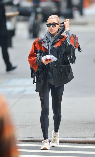 Stílusiskola: outfit ötletek Hailey Biebertől - DIVAT&STÍLUS - Stílusiskola - hailey baldwin, hailey bieber, modell, outfit, stílus, 