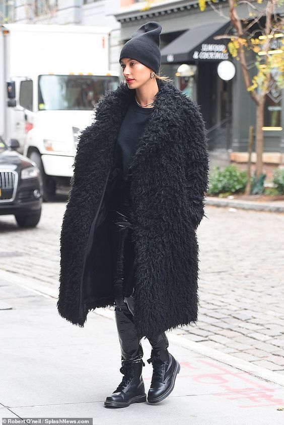 Stílusiskola: outfit ötletek Hailey Biebertől - DIVAT&STÍLUS - Stílusiskola - hailey baldwin, hailey bieber, modell, outfit, stílus, 