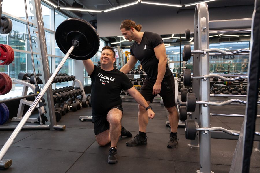 'Az edzőnek társnak kell lenni a célok eléréséig vezető úton' - Interjú Zavesicki Richárd személyi edzővel - STYLENEWS - Interjúk - 