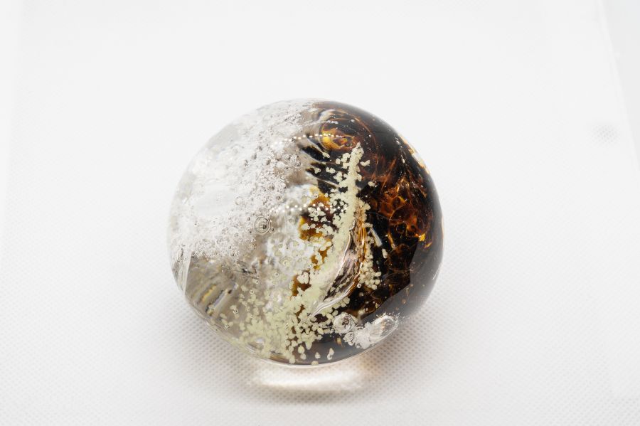 Különleges ékszerekkel emlékezhetünk elhunyt szeretteinkre - STYLENEWS - Aktuális - ékszer, emlék, gyász, üvegbe zárt emlék, veszteség, 