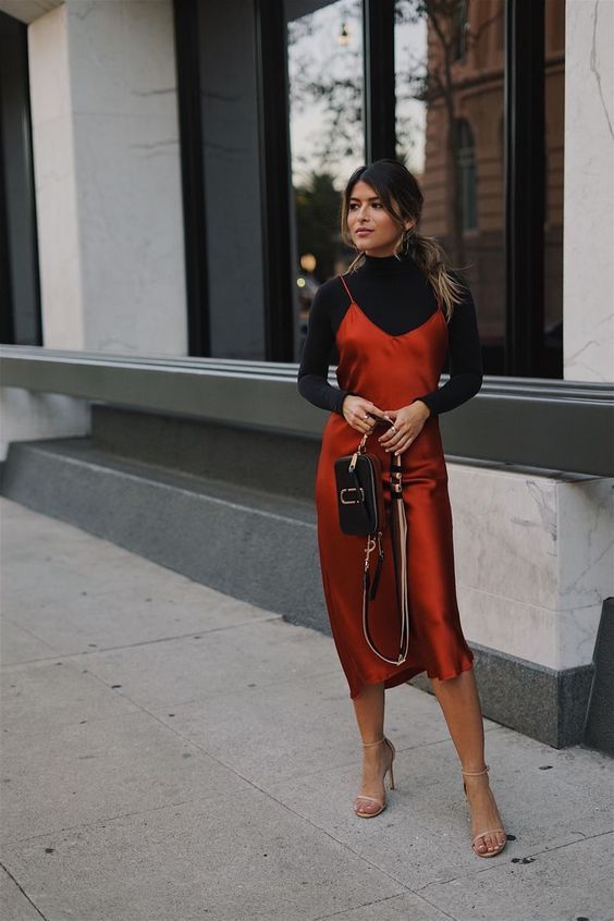 Stílusiskola: így rétegezheted a selyemruhákat - DIVAT&STÍLUS - Stílusiskola - divat, outfit, rétegek, ruha, selyemruha, 