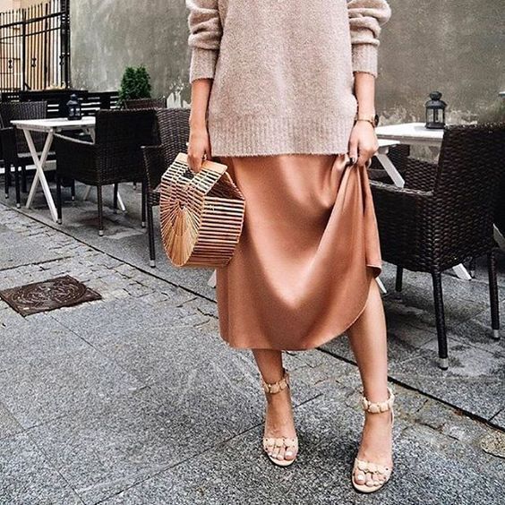 Stílusiskola: így rétegezheted a selyemruhákat - DIVAT&STÍLUS - Stílusiskola - divat, outfit, rétegek, ruha, selyemruha, 