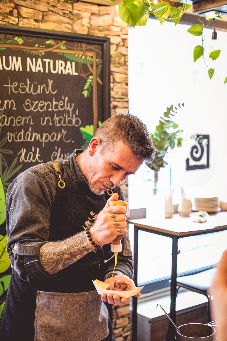 Új színfolt a belvárosi éttermek sorában, megnyilt az AUM Natural a belvárosban - STYLELIFE - Gasztronómia - aum étterem, étterem, étterem budapest, gasztronómia, 