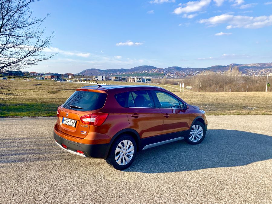 Minden igényt kielégít - Suzuki SX4 S-Cross 1.4 Hybrid GLX - STYLENEWS - Mobility - suzuki, suzuki hibrid, suzuki hybrid, suzuki scross, suzuki sx4, suzuki sx4 scross, 