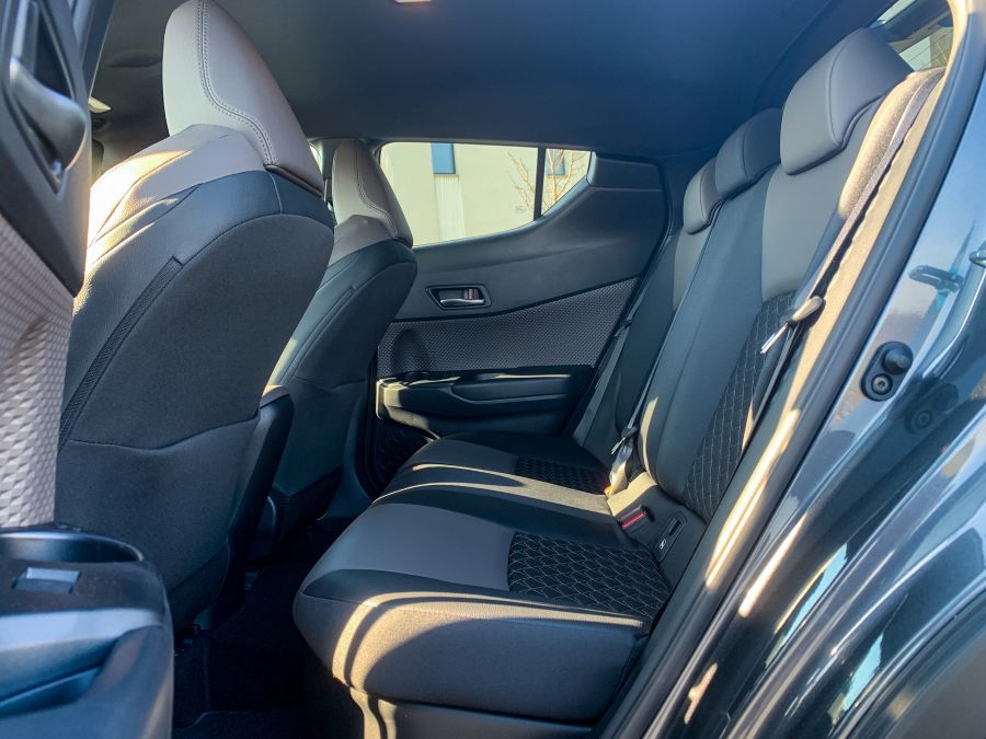 Csak hátra ne kelljen ülni – Toyota C-HR 1.8 Hybrid Executive - STYLENEWS - Mobility - new toyota chr, toyota chr, toyota chr 1.8, toyota chr executive, toyota chr hybrid, toyota chr teszt, 