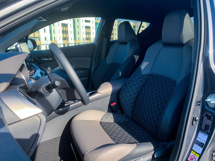 Csak hátra ne kelljen ülni – Toyota C-HR 1.8 Hybrid Executive - STYLENEWS - Mobility - new toyota chr, toyota chr, toyota chr 1.8, toyota chr executive, toyota chr hybrid, toyota chr teszt, 