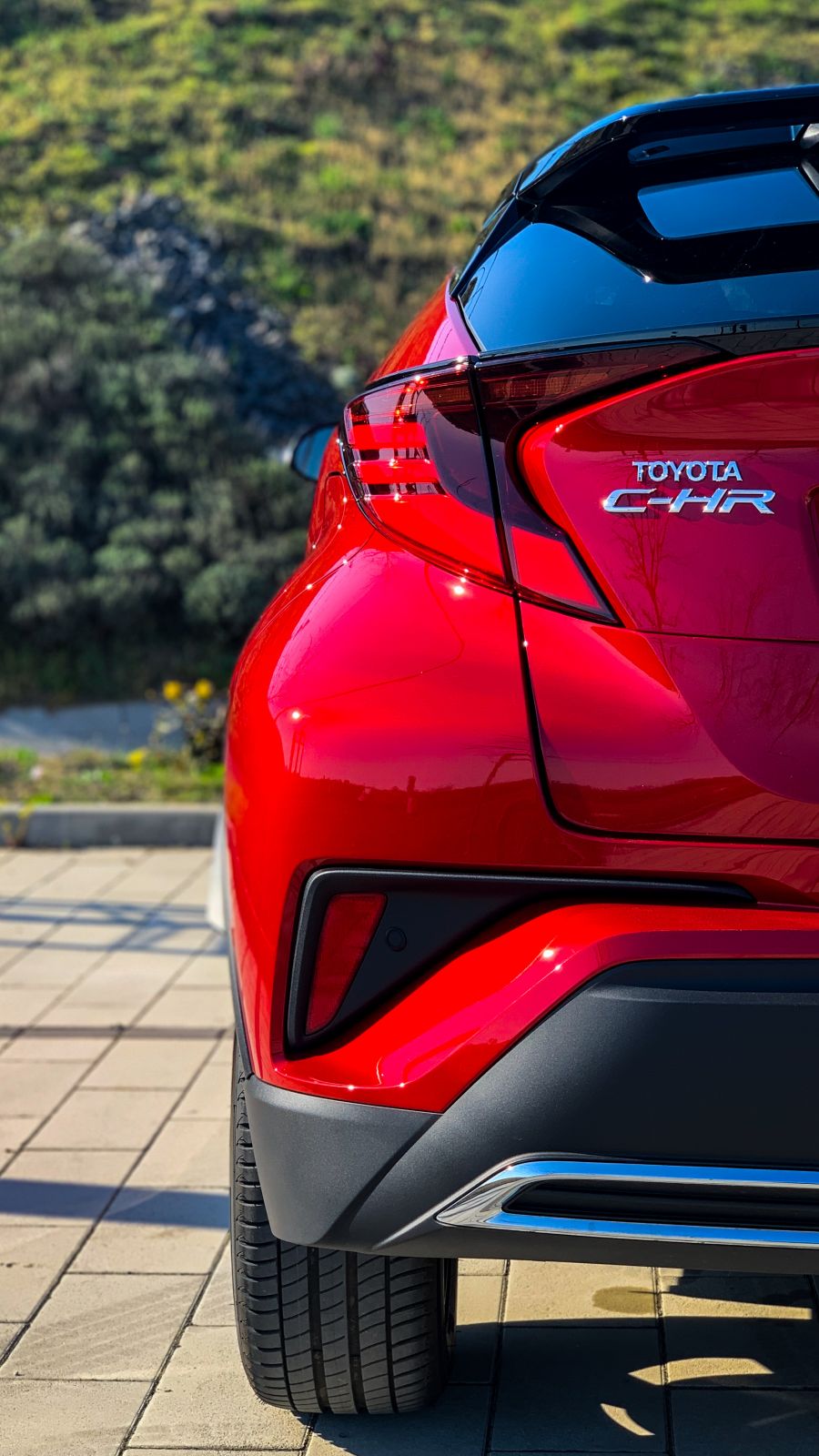 Célba ért – Toyota C-HR Selection 2.0 Hybrid - STYLENEWS - Mobility - Toyota C suv, toyota chr, toyota chr 2.0, toyota CHR teszt, toyota crossover, toyota hybrid, toyota SUV, 