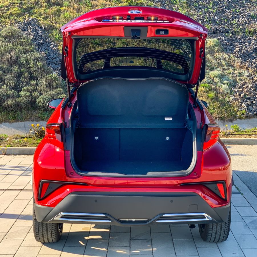 Célba ért – Toyota C-HR Selection 2.0 Hybrid - STYLENEWS - Mobility - Toyota C suv, toyota chr, toyota chr 2.0, toyota CHR teszt, toyota crossover, toyota hybrid, toyota SUV, 